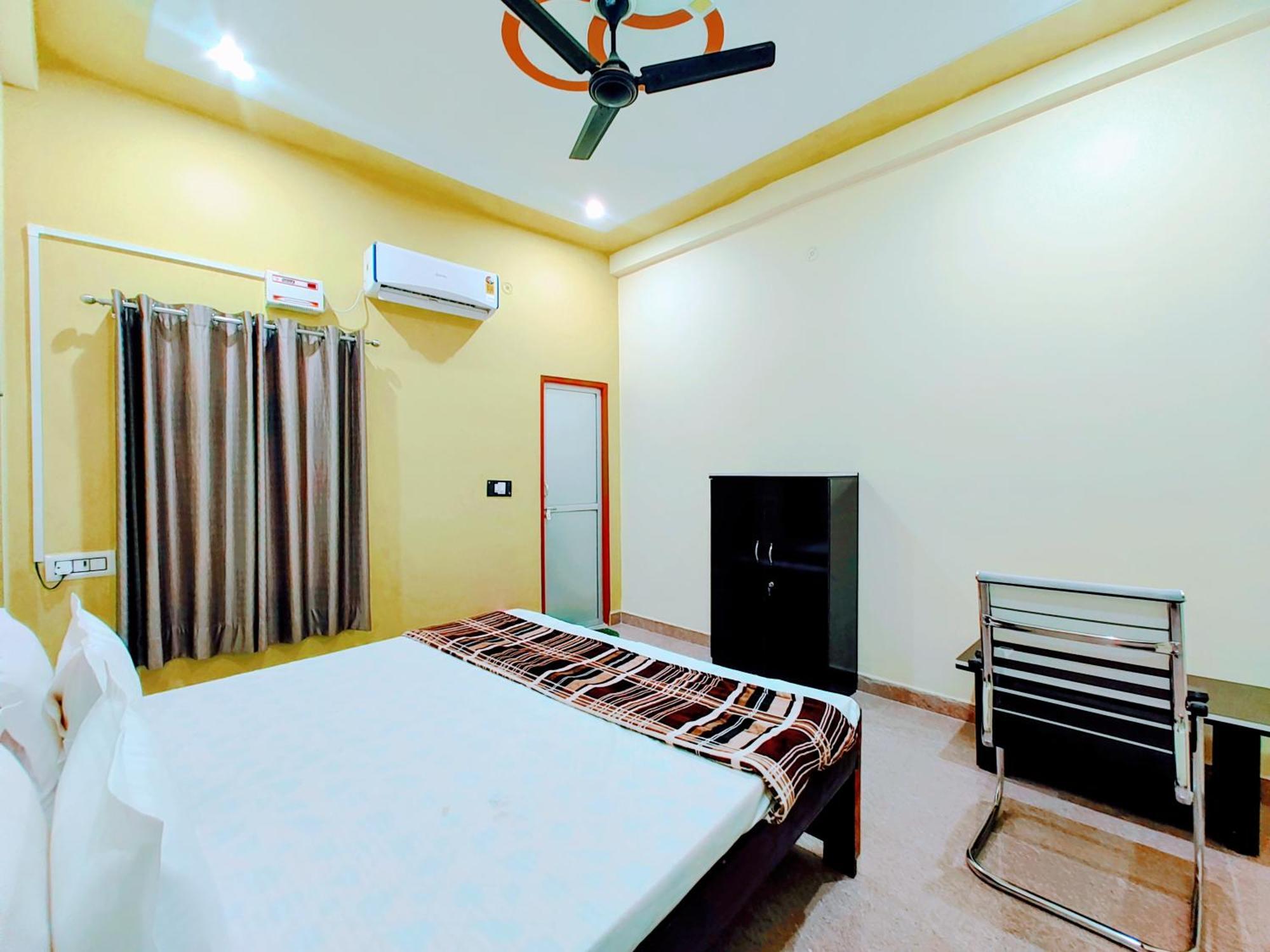 Hotel Raghukul Ayodhya エクステリア 写真