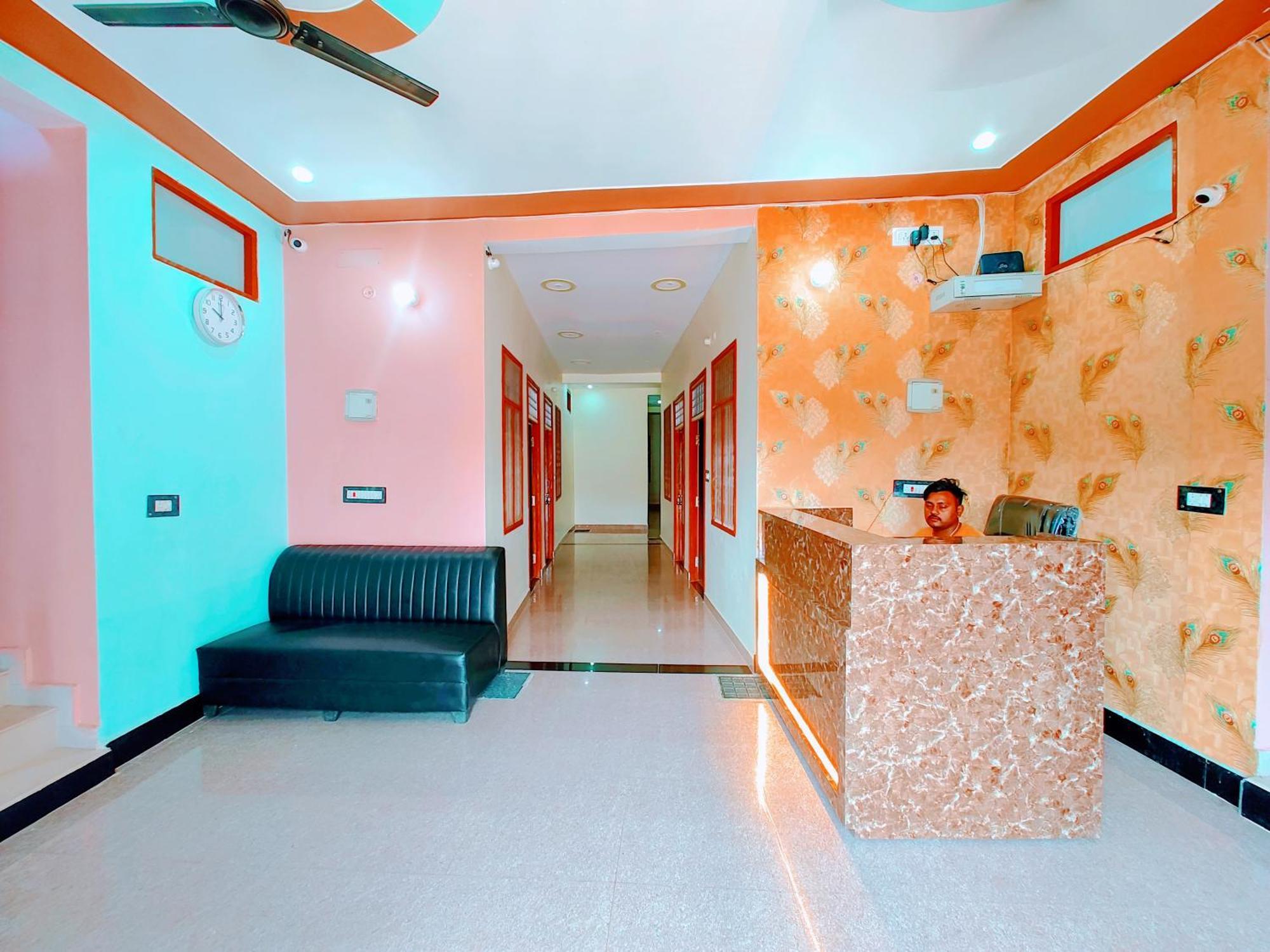 Hotel Raghukul Ayodhya エクステリア 写真