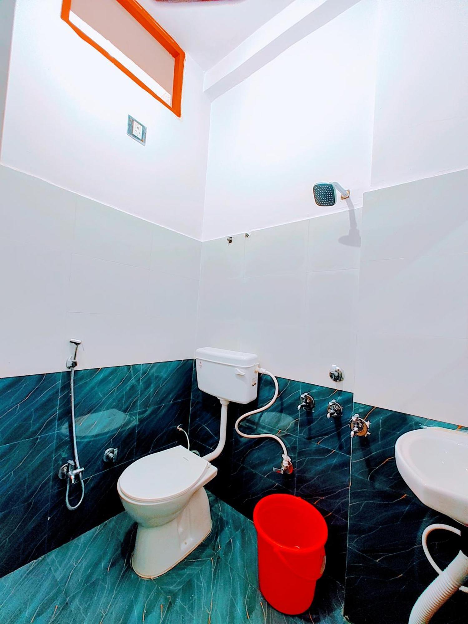 Hotel Raghukul Ayodhya エクステリア 写真