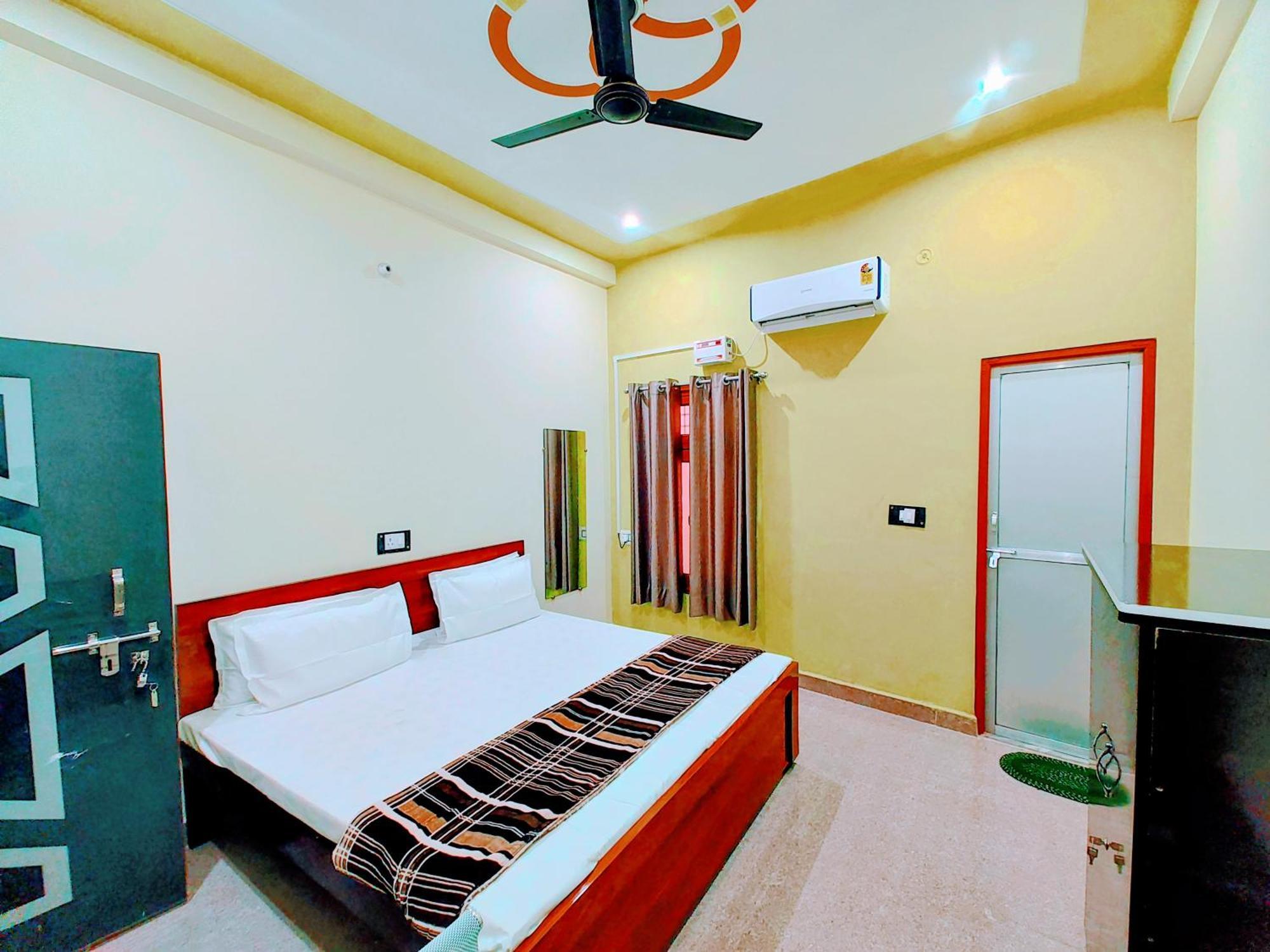Hotel Raghukul Ayodhya エクステリア 写真