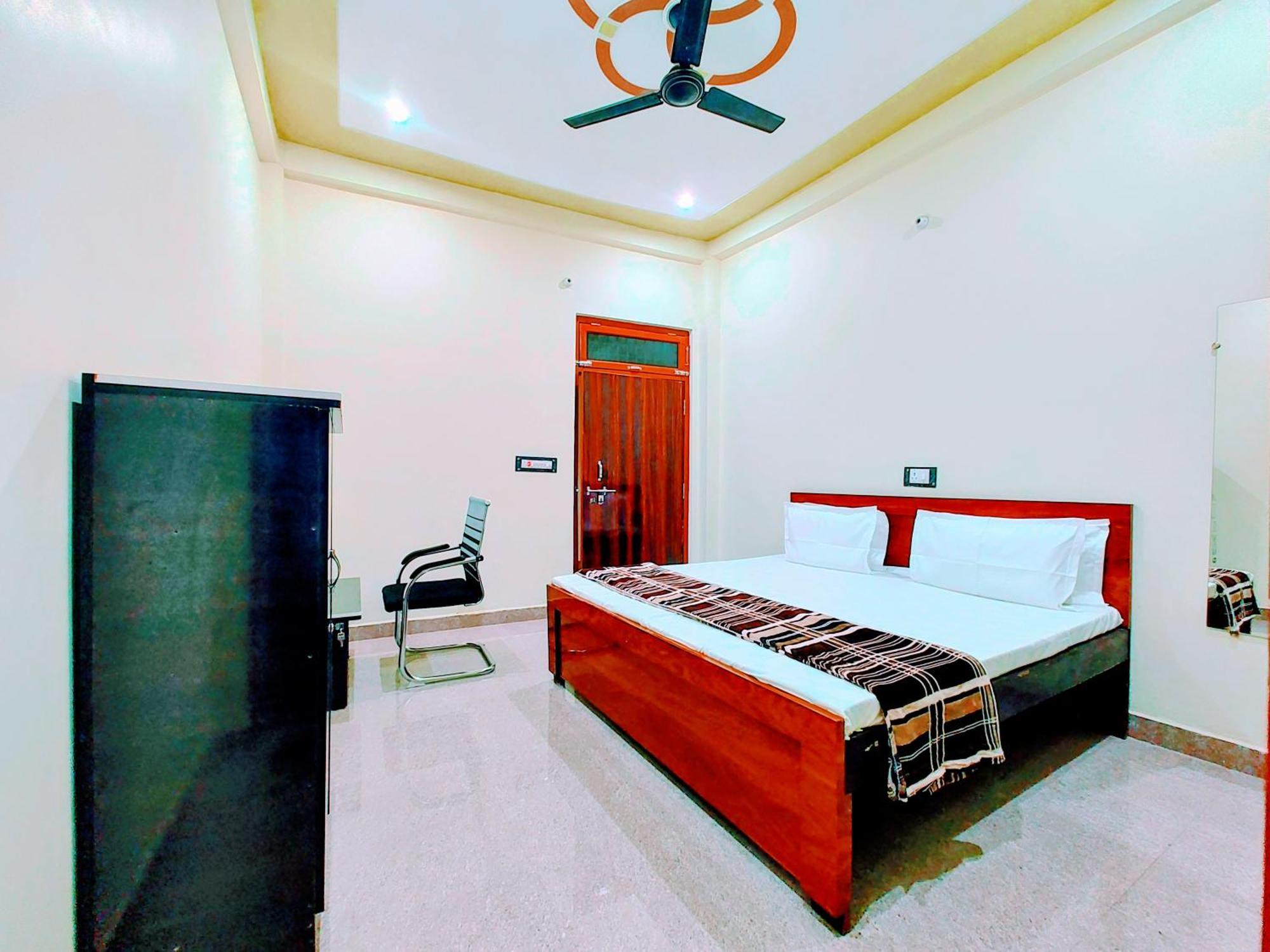 Hotel Raghukul Ayodhya エクステリア 写真