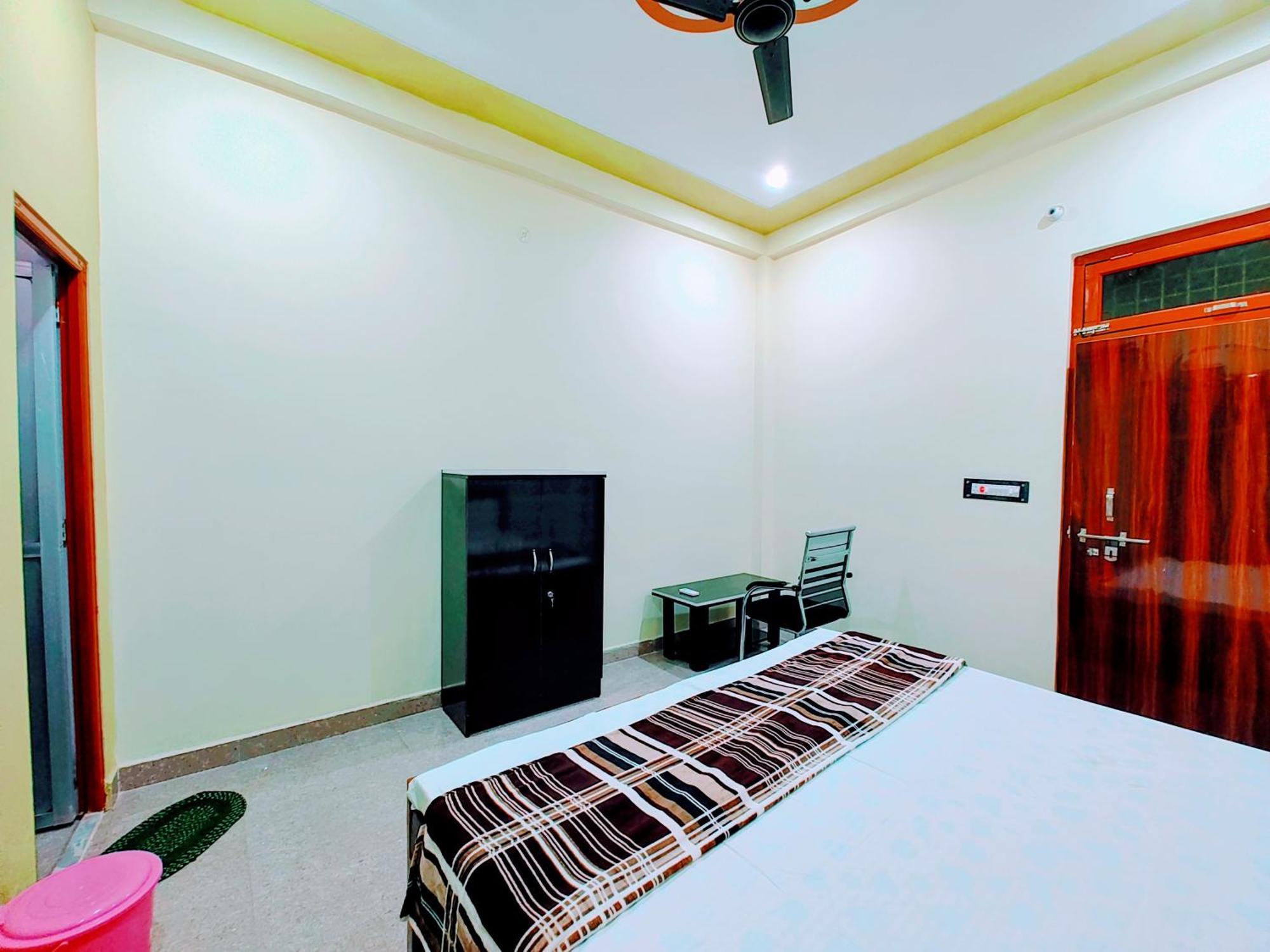 Hotel Raghukul Ayodhya エクステリア 写真